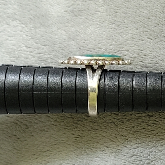 Vintage Native American Handmade Sterling Silver Turquoise Ring - Picture 5 of 7